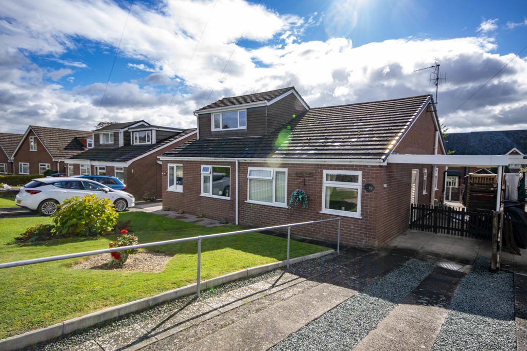 29 Maes Y Foel, Llansantffraid, Powys Roger Parry & Partners