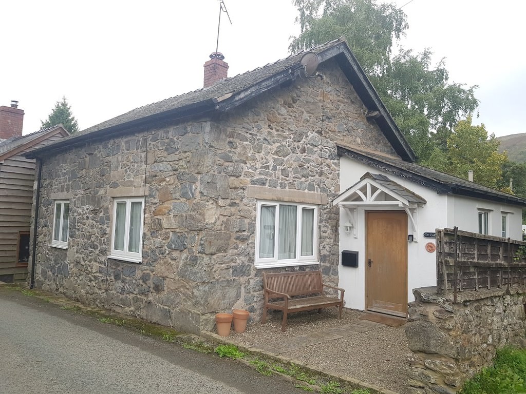 Efailrhyd, Llanrhaeadr Ym Mochnant Roger Parry & Partners