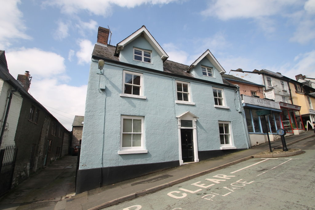 High Street, Castle, SY9 Roger Parry & Partners