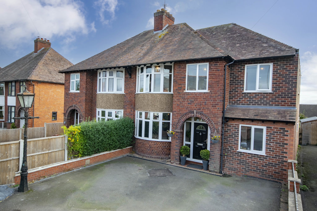 Lyth Hill Road, Bayston Hill, Shrewsbury, SY3 Roger Parry & Partners