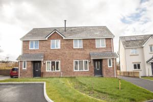Plot 17, Cysgod Y Gyrn, LLansillin
