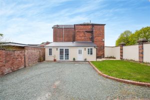 Parkside, Llanidloes Road, Newtown