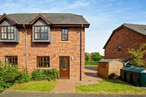 6 Llys Melyn, Tregynon