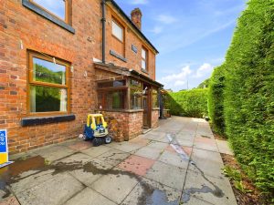 Lledan House, Brook Street, Welshpool