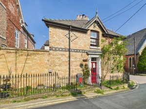 Fir Cottage, 18 Market Street, Llanfyllin