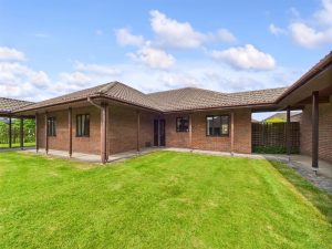 9 Meadowbrook Court, Twmpath Lane, Gobowen, Oswestry