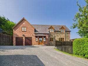 Mount Road, Llanfair Caereinion, Welshpool