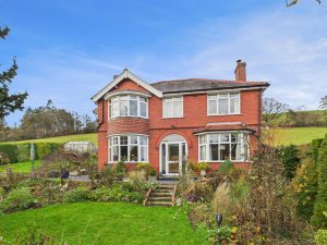 Llanfair Caereinion, Welshpool