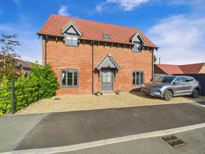 30 Park Crescent, Park Hall, Oswestry